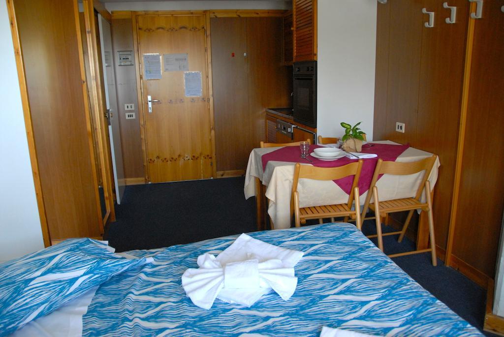 Residence Il Vigo Di Marilleva Habitación foto